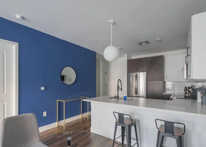 Modern 1bd - Pool, Gym, Parking, W-d - Sleeps 4 Apartment