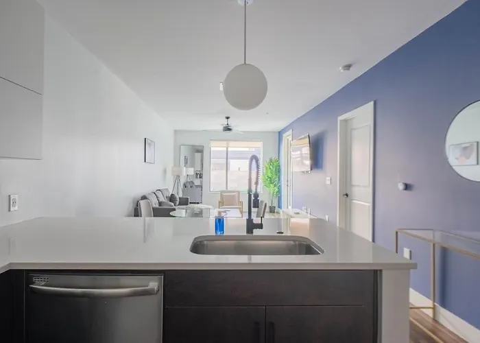 Apartment Modern 1bd - Pool, Gym, Parking, W-d - Sleeps 4