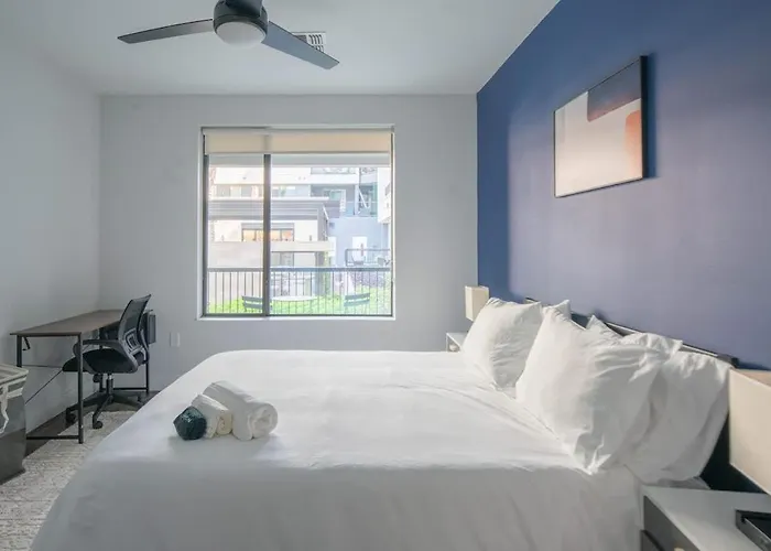 Modern 1bd - Pool, Gym, Parking, W-d - Sleeps 4 Apartment Tempe