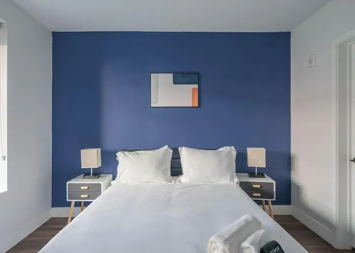 Modern 1bd - Pool, Gym, Parking, W-d - Sleeps 4 Apartment