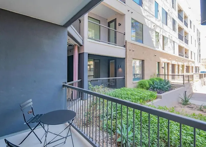 Apartment Modern 1bd - Pool, Gym, Parking, W-d - Sleeps 4 *