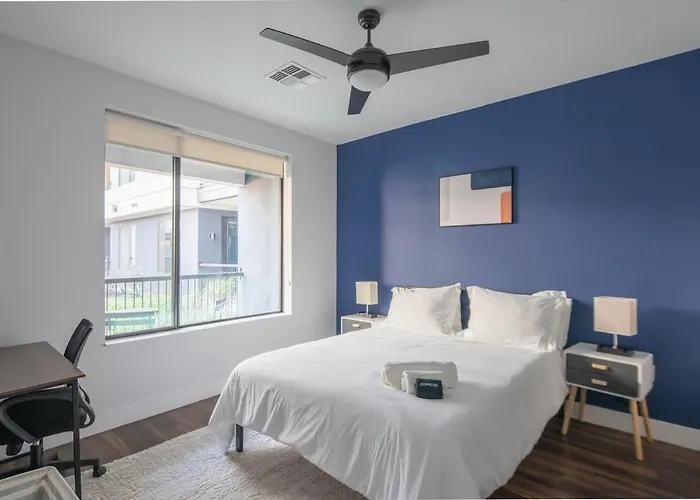 Apartment Modern 1bd - Pool, Gym, Parking, W-d - Sleeps 4 Tempe