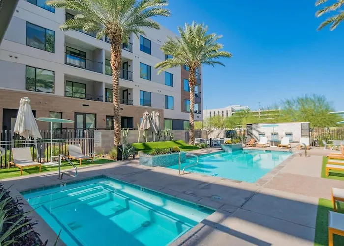 Modern 1bd - Pool, Gym, Parking, W-d - Sleeps 4 Apartment